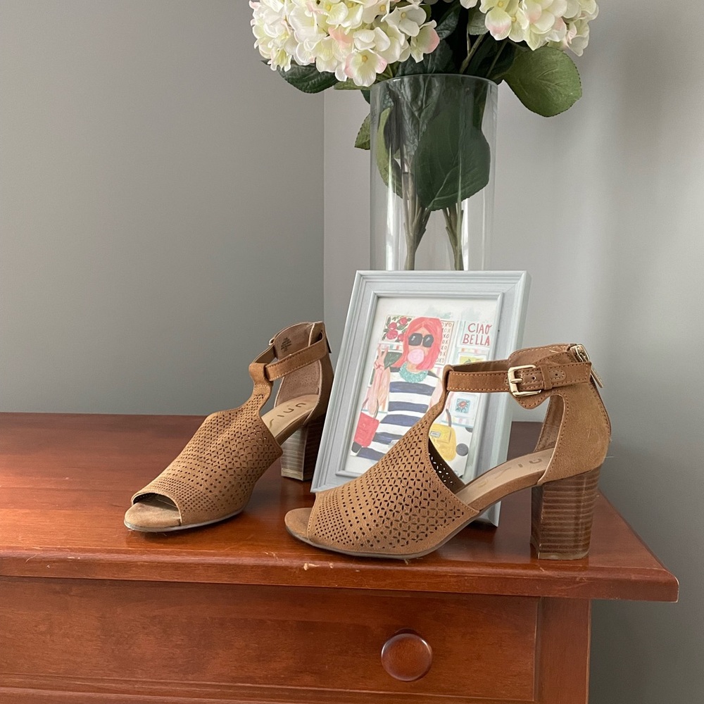 Unisa Block Heel